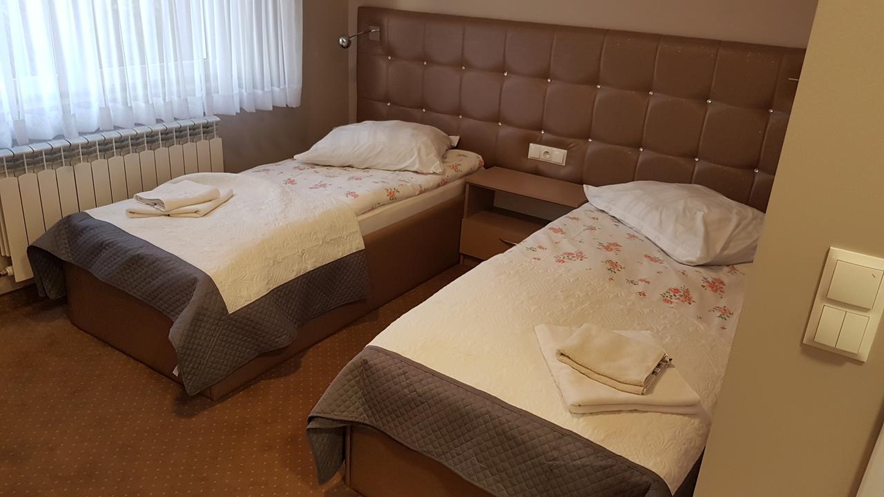 Hotel Gutland Wysokie Mazowieckie Buitenkant foto