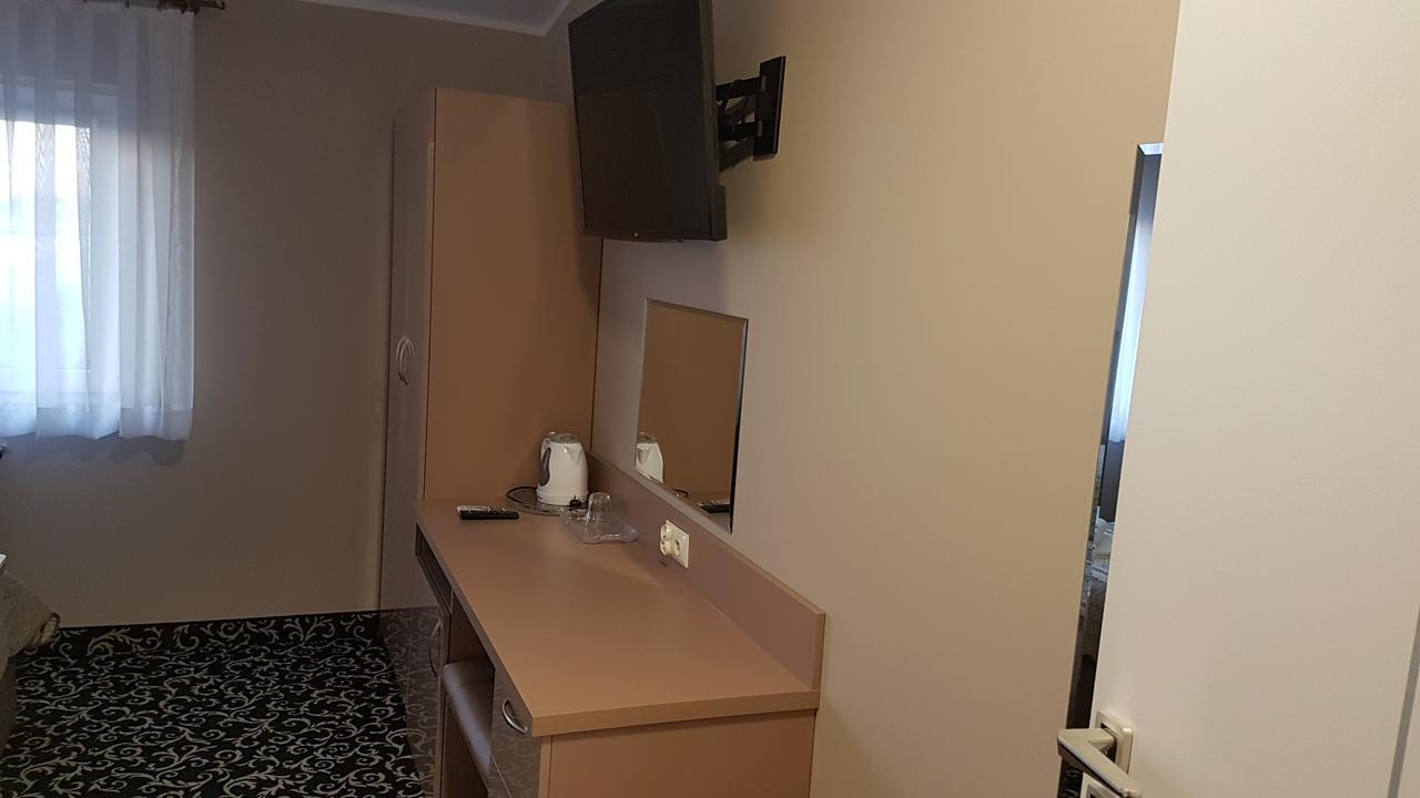 Hotel Gutland Wysokie Mazowieckie Buitenkant foto