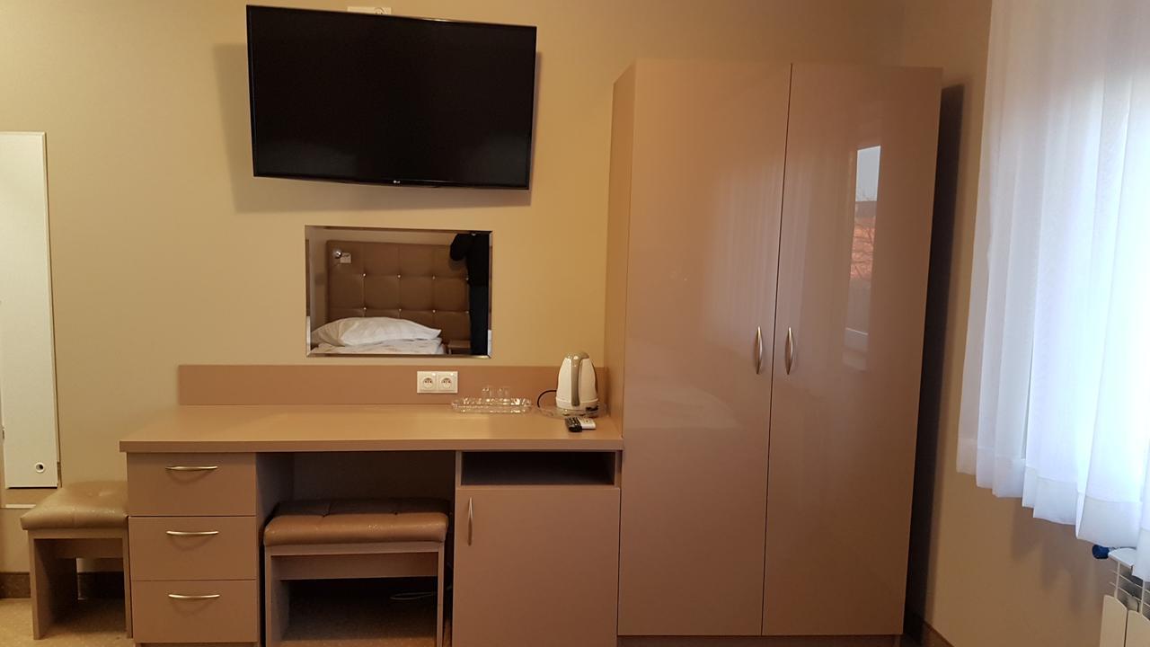 Hotel Gutland Wysokie Mazowieckie Buitenkant foto